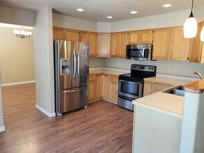 305 Holbrook St in Colorado Springs, CO - Building Photo - Building Photo