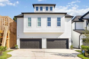 5117 Briscoe St in Houston, TX - Building Photo