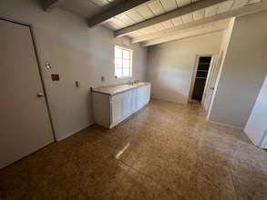 302 W Irvington Rd in Tucson, AZ - Building Photo - Building Photo