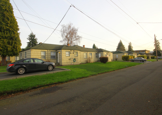 Whitworth Lane Apartments Whitworth Lane in Renton, WA - Building Photo - Building Photo