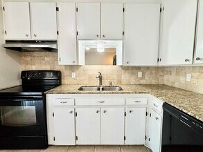 1113 N Hickory Ave in Broken Arrow, OK - Foto de edificio - Building Photo