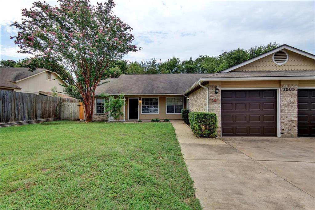 2003 Pipers Field Dr in Austin, TX - Building Photo