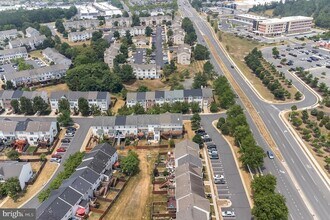 210 Golden Larch Terrace NE in Leesburg, VA - Building Photo - Building Photo