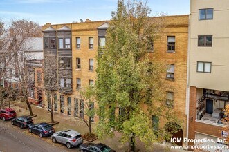 861 W Lill Ave, Unit 873-B1 in Chicago, IL - Foto de edificio - Building Photo