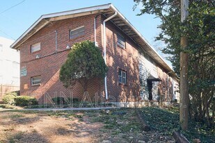 2157 Lenox Rd NE in Atlanta, GA - Building Photo