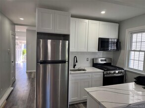 80-46 162nd St in Queens, NY - Foto de edificio - Building Photo
