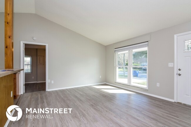 7845 Avenal Loop in New Port Richey, FL - Foto de edificio - Building Photo