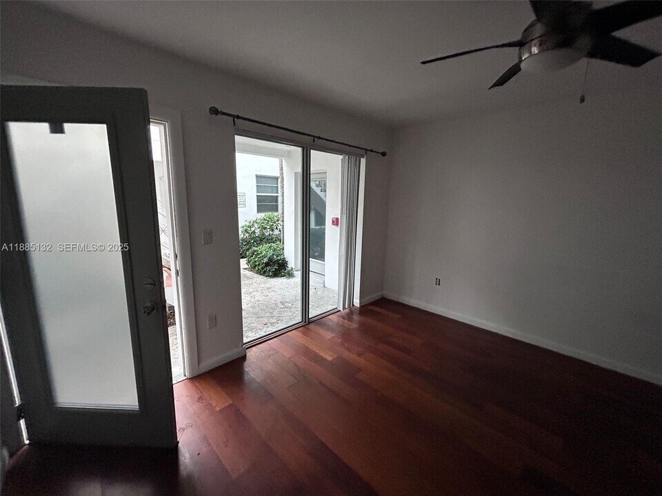 1560 Pennsylvania Ave in Miami Beach, FL - Building Photo