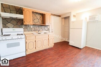 501 N Broadway St in Butler, IN - Foto de edificio - Building Photo