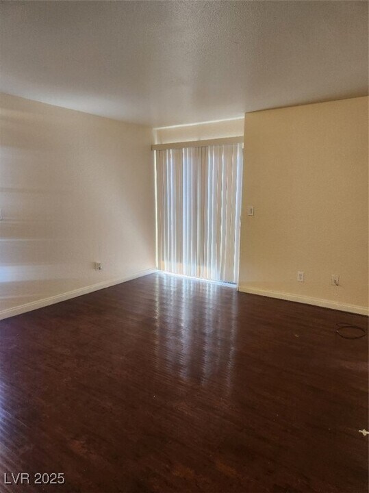 2966 Juniper Hills Blvd in Las Vegas, NV - Building Photo