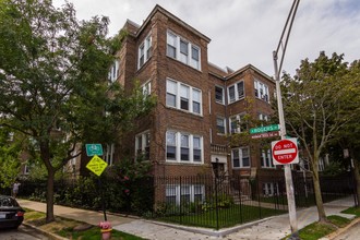 Eastlake Apartments in Chicago, IL - Building Photo - Building Photo