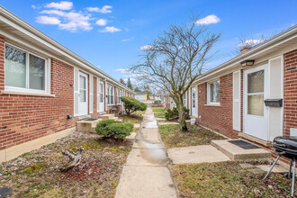 300 Short St-Unit -1 in Lemont, IL - Foto de edificio - Building Photo