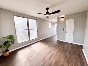 722 University Ave in Honolulu, HI - Foto de edificio - Building Photo