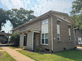 39 Sutton Ct in Bettendorf, IA - Building Photo