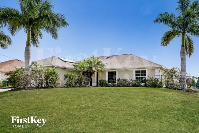 1003 NW 8th Pl in Cape Coral, FL - Building Photo - Building Photo