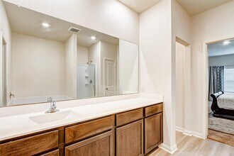 1215 Hollow Stone Dr in Arcola, TX - Building Photo - Building Photo
