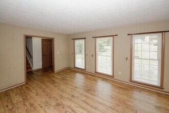 4033 Scenic Mountain Dr SW in Snellville, GA - Building Photo - Building Photo