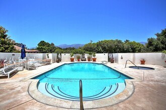 1034 Fairway Rd in Montecito, CA - Building Photo - Building Photo