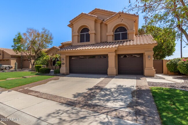 1211 E Desert Flower Ln in Phoenix, AZ - Building Photo - Building Photo