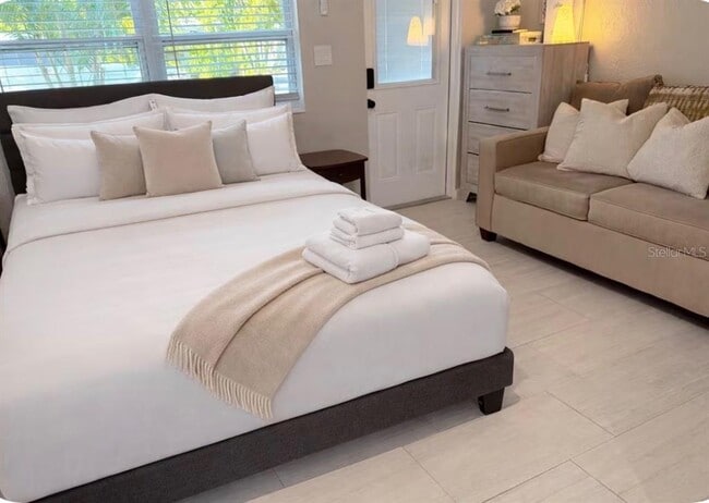 1214 Bay Pine Blvd in Indian Rocks Beach, FL - Building Photo - Building Photo