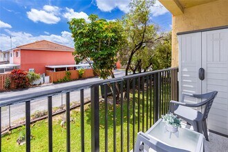 245 NW 109th Ave in Doral, FL - Building Photo - Building Photo