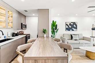 8115 Thomas Dr, Unit SI ID1354987P in Panama City, FL - Foto de edificio - Building Photo