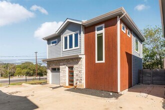 1148 Webberville Rd in Austin, TX - Foto de edificio - Building Photo