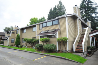 West Terrace Apartments in University Place, WA - Building Photo - Building Photo