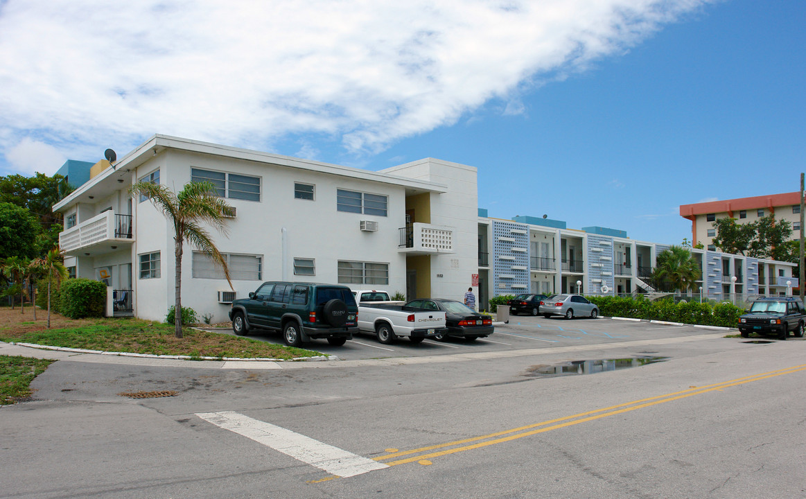 Carmelia Apartments in North Miami, FL - Building Photo