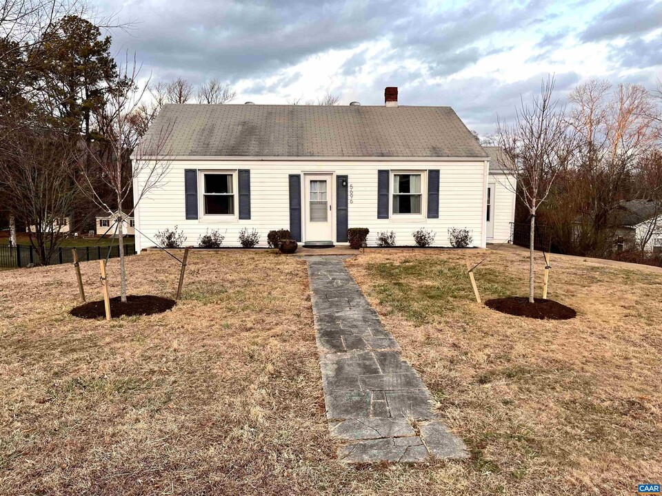 5696 Hill Top St in Crozet, VA - Building Photo