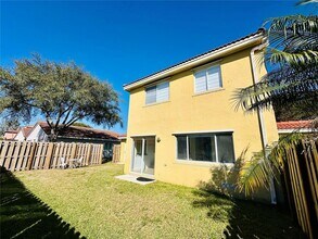 16534 SW 97th Terrace in Miami, FL - Foto de edificio - Building Photo