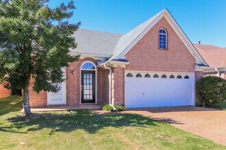2125 Oak Springs Dr in Memphis, TN - Building Photo - Building Photo