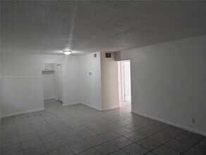 31 SE 2nd Ave in Hallandale Beach, FL - Building Photo - Building Photo