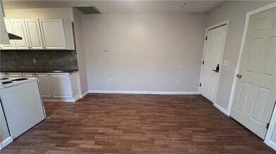 10 St Mary St in West Warwick, RI - Building Photo - Building Photo