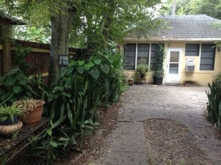 418 Goodall Ave, Unit 1 in Daytona Beach, FL - Foto de edificio
