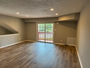 1008 Barry Ct, Unit 1008 Barry Court in Southampton, PA - Building Photo - Building Photo