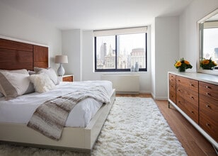 One Union Square South in New York, NY - Foto de edificio - Interior Photo
