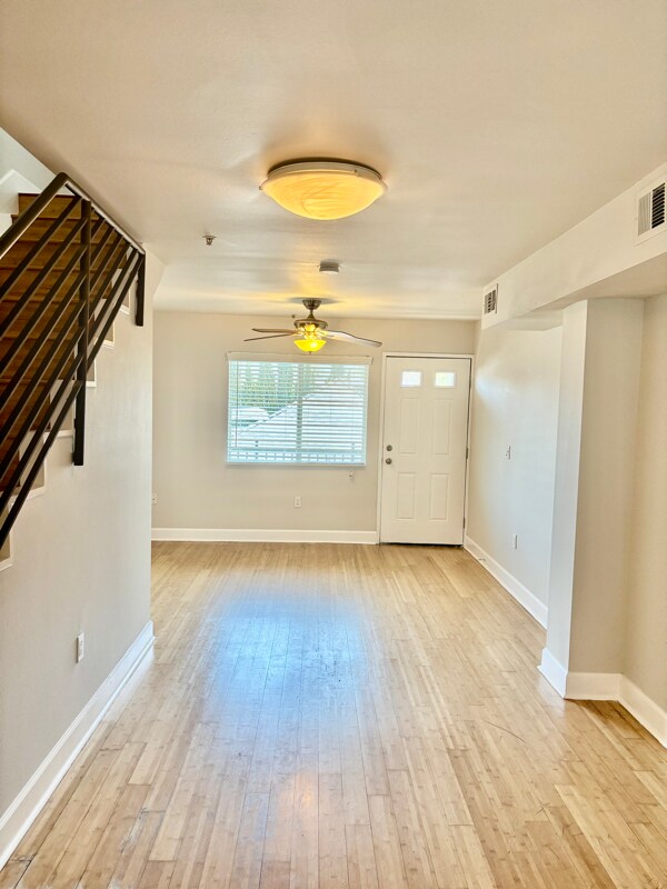6033 Eleanor Ave in Los Angeles, CA - Building Photo - Building Photo