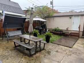 2532 W Haddon Ave, Unit 1 in Chicago, IL - Building Photo - Building Photo