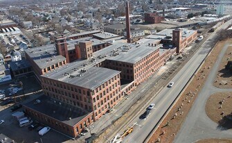 413 Central Ave in Pawtucket, RI - Building Photo