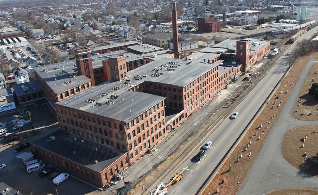 413 Central Ave in Pawtucket, RI - Building Photo