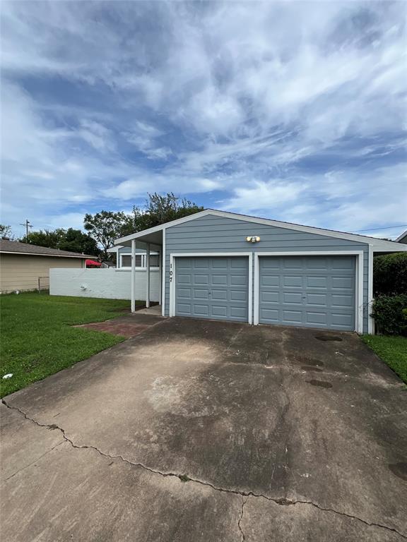 107 Tarpon Ave in Galveston, TX - Building Photo - Building Photo