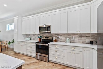 3530 Hibiscus Ave in Naples, FL - Building Photo - Building Photo