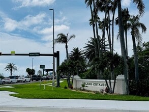 320 Island Way in Clearwater, FL - Building Photo - Building Photo