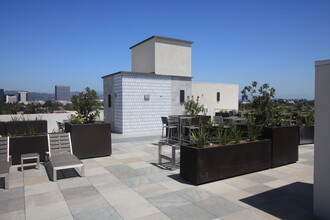 Carthay Pacific in Los Angeles, CA - Foto de edificio - Building Photo