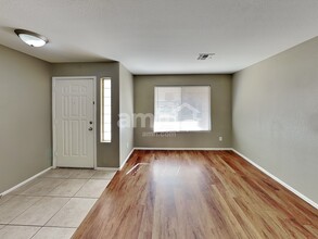 2338 W Running Deer Trl in Phoenix, AZ - Building Photo - Building Photo