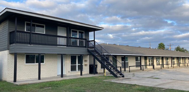 3322 Kingham Rd in Lake Charles, LA - Building Photo