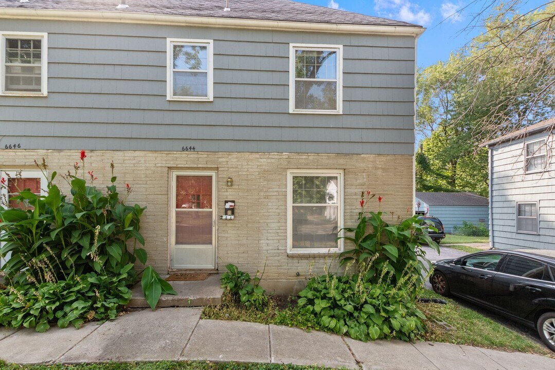 6638-6646 Floyd St in Overland Park, KS - Building Photo