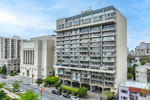 Lakeside Regency Plaza in Oakland, CA - Building Photo