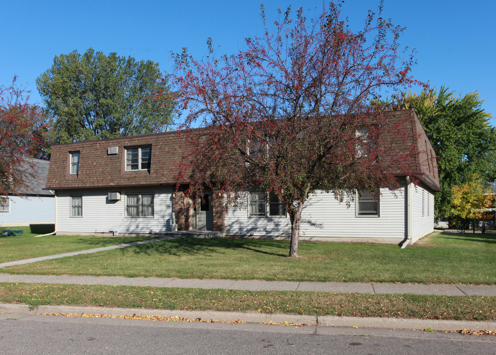 235 W Johnson St in River Falls, WI - Building Photo